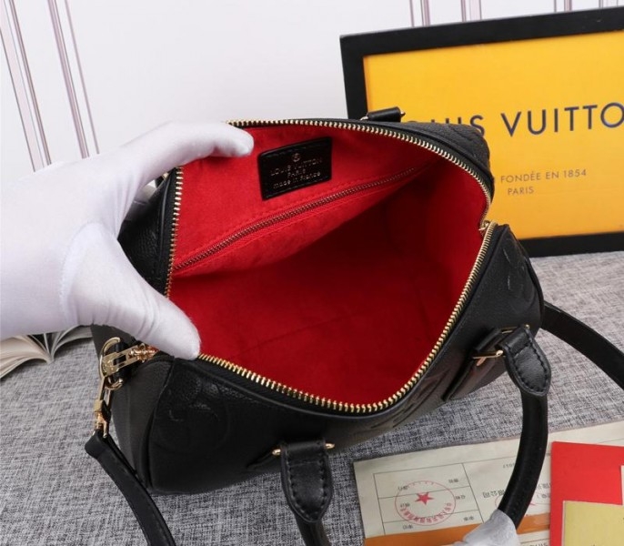L0vis Vvtt0n Monogram Empreinte Leather Speedy Bandouliere 25 Handbag In Black