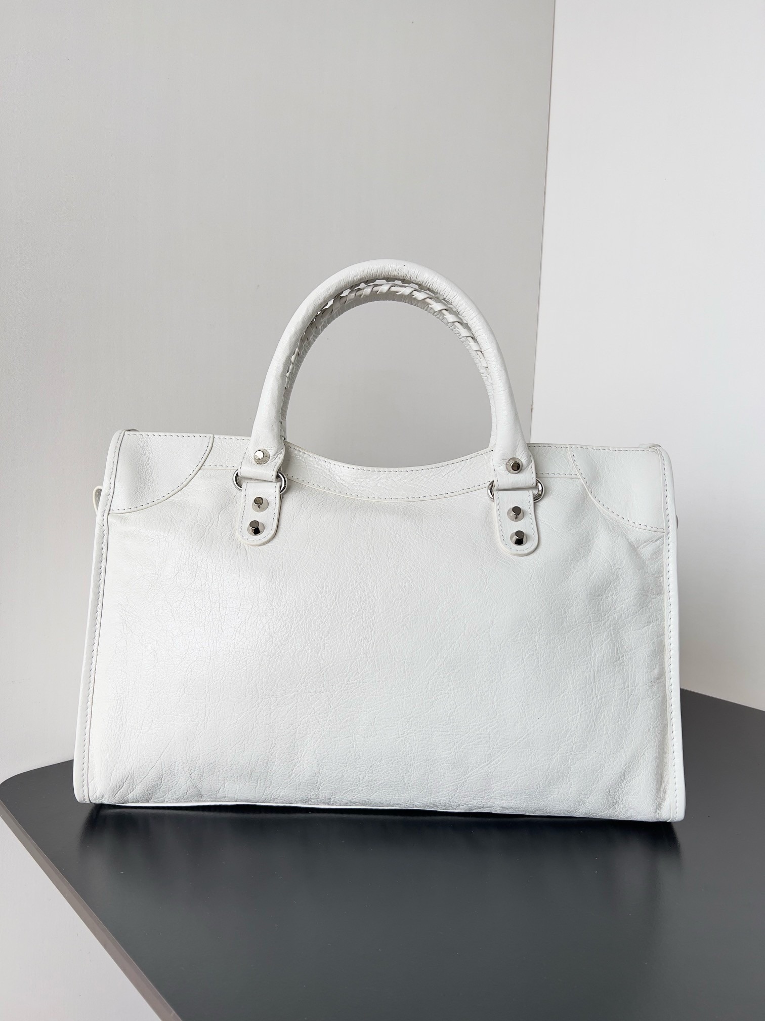 Knockoff Ba1en*iaga Le City Medium Bag White Arena Lambskin