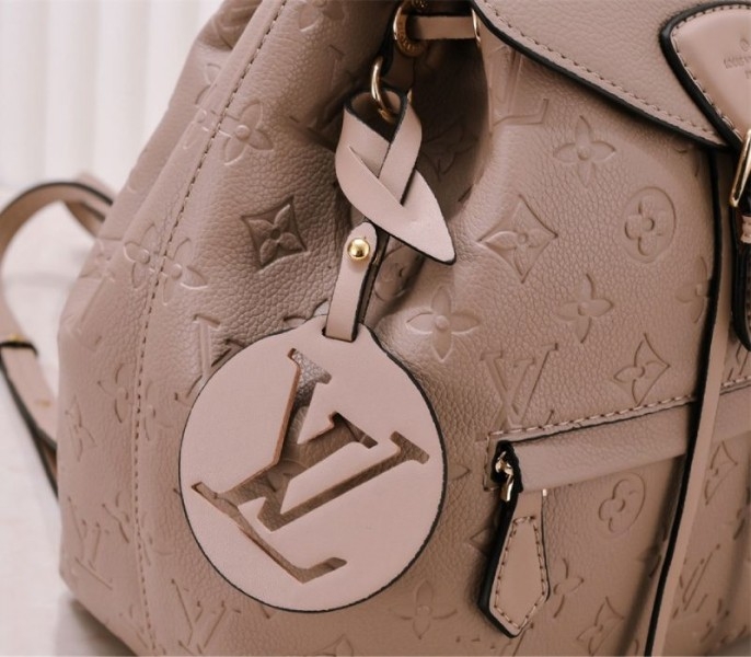 L0vis Vvtt0n Monogram Empreinte Leather Montsouris PM Backpack In Tourterelle Gray
