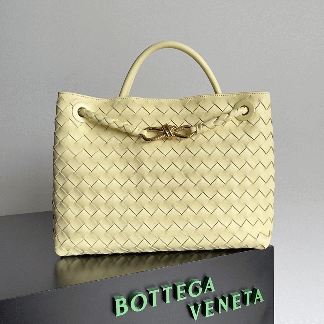 Fake B0tt*ga Ven*ta Medium Andiamo Bag Ice Cream