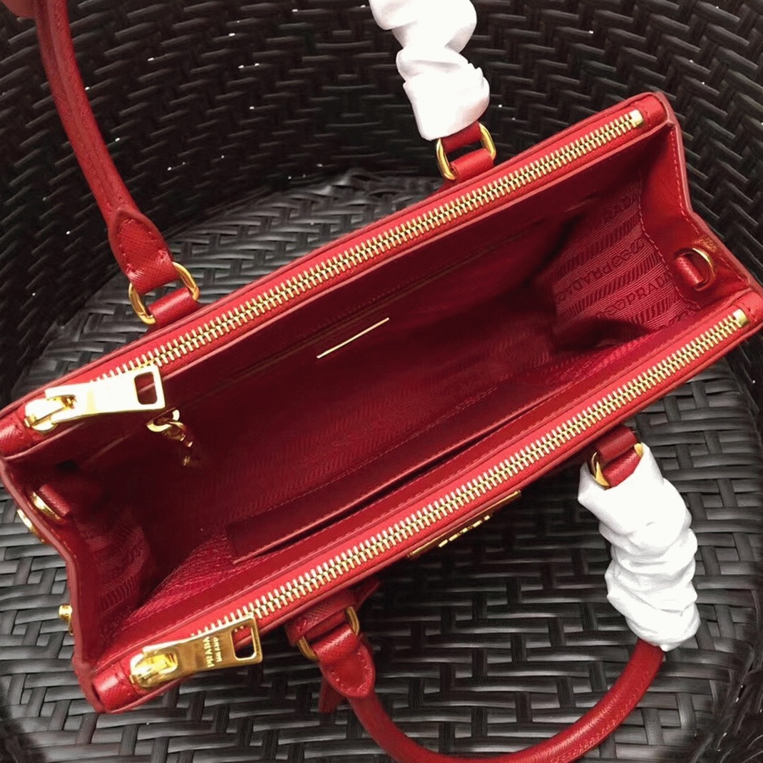 Red Pra*a Galleria Medium Bag Best Replica