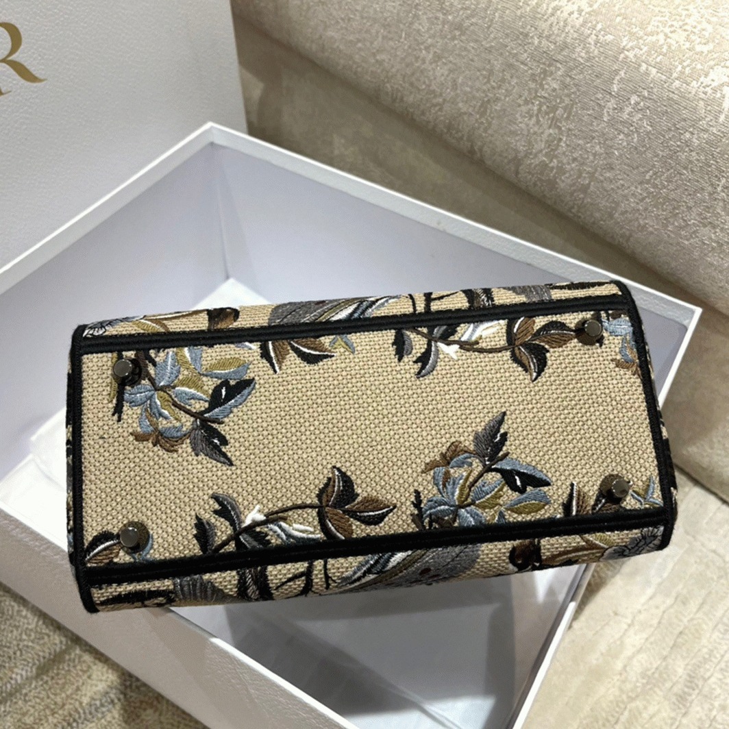 D10r Lady D-Lite Medium Bag Fake in Beige Jardin d Hiver Embroidery