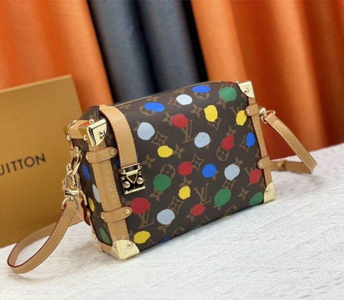 L0vis Vvtt0n X YK Monogram Canvas Side Trunk