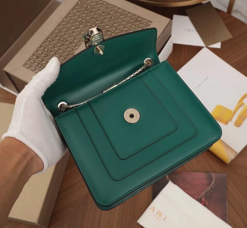 Fake Bv1g*ai Serpenti Forever Small Crossbody Bag Green Leather