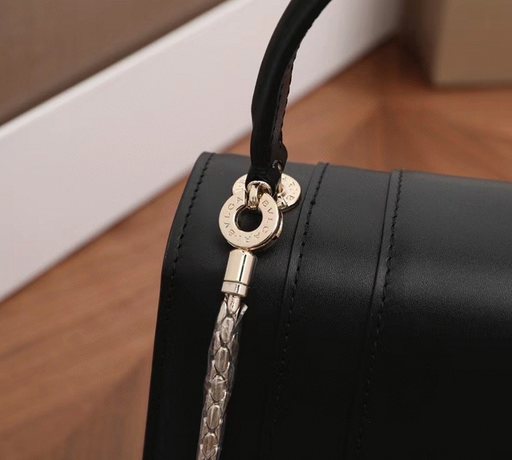 Fake Bv1g*ai Serpenti Forever Small Bag Black Calfskin