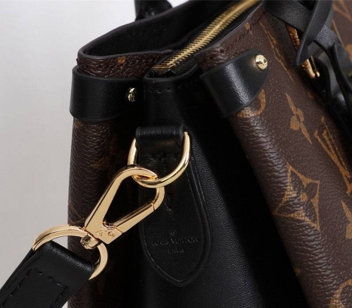 L0vis Vvtt0n Monogram Canvas Soufflot BB Bag In Black