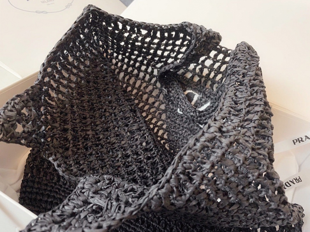 Pra*a Large Tote Bag Fake in Black Woven Raffia