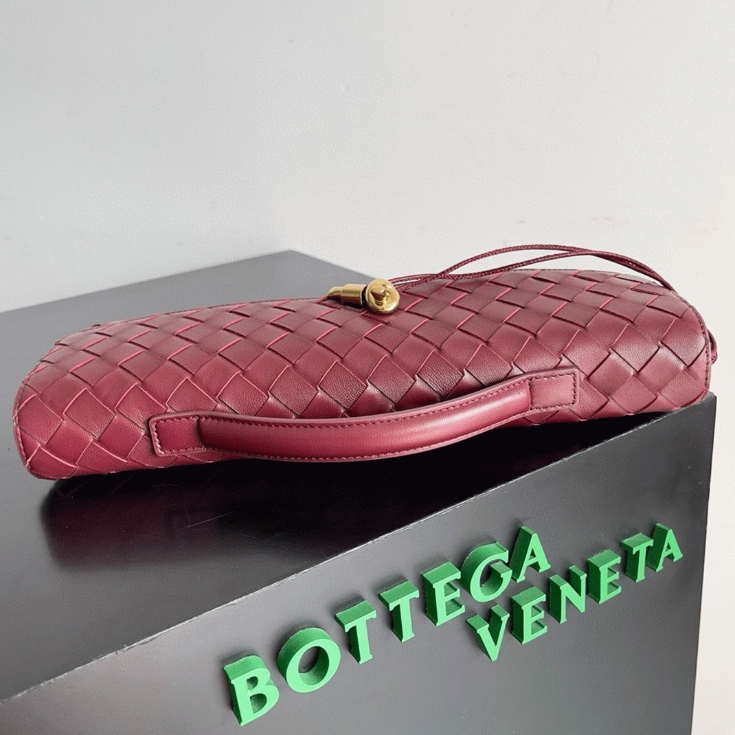 Replica B0tt*ga Ven*ta Andiamo Clutch with Handle Barolo Intrecciato Lambskin