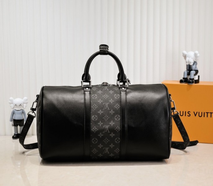L0vis Vvtt0n Taiga Leather Keepall Bandouliere 50 Travel Bag In Black