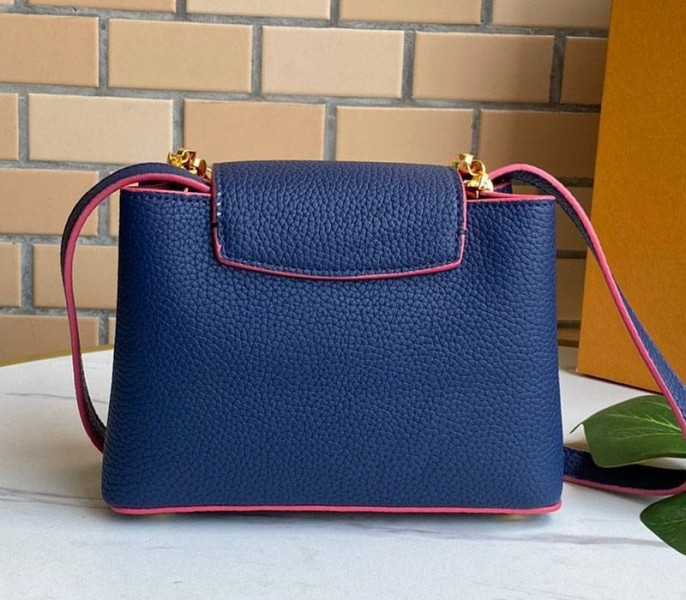 L0vis Vvtt0n Capucines Mini Chain Bag In Navy Blue