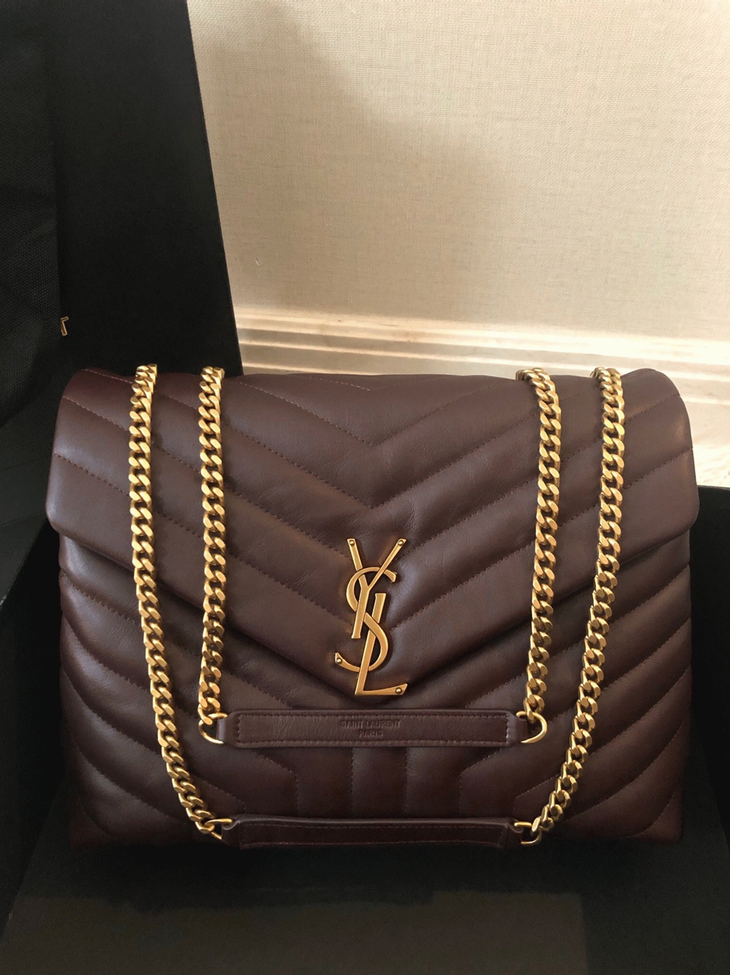 Fake Designer Sa1nt Lau*nt LouLou Medium Chain Bag Burgundy