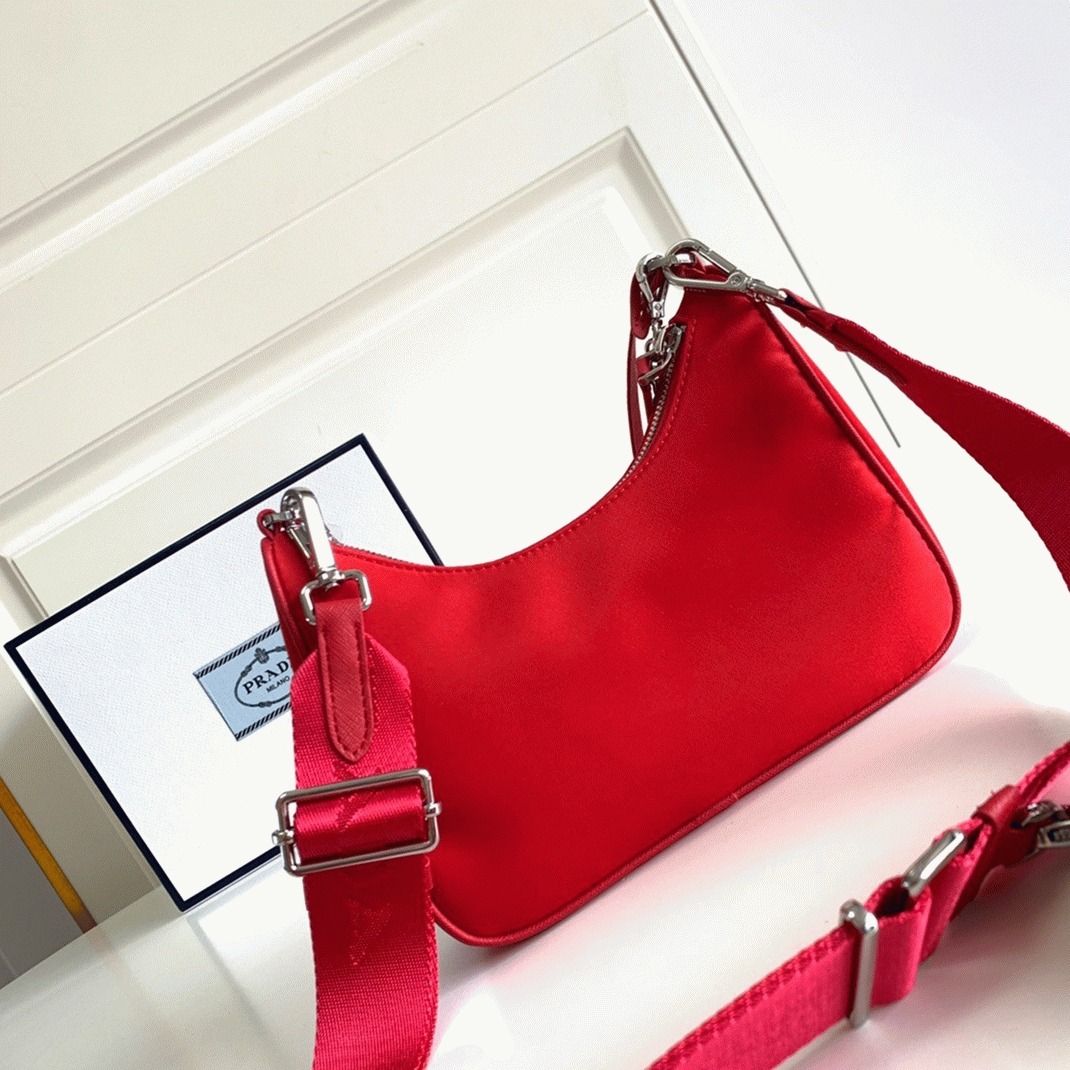 Pra*a Re-Edition Shoulder Bag Replica in Red