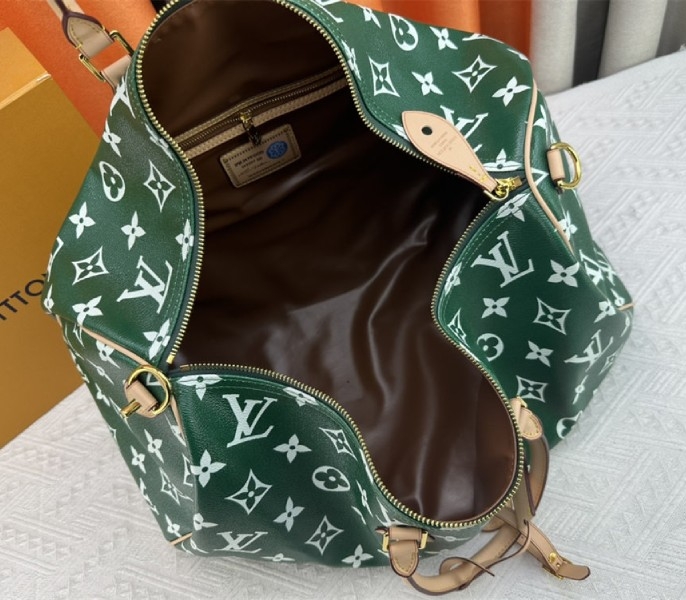 L0vis Vvtt0n Speedy P9 Bandouliere 50 Bag In Green