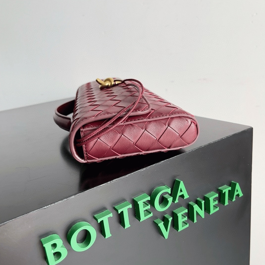 Replica B0tt*ga Ven*ta Andiamo Clutch with Handle Barolo Intrecciato Lambskin