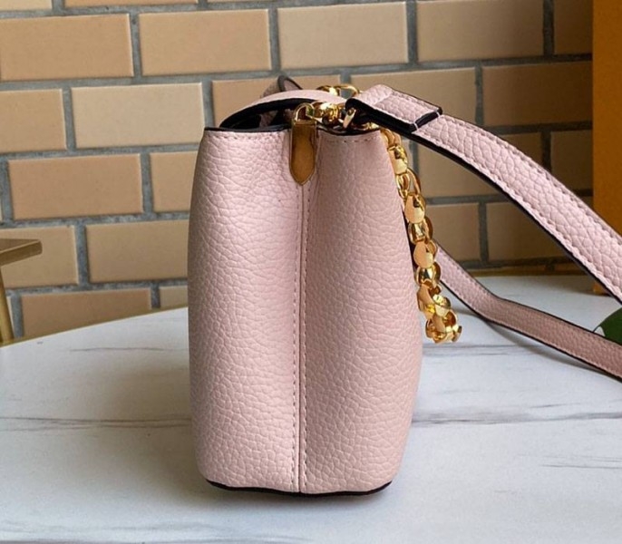 L0vis Vvtt0n Capucines Mini Chain Bag In Pink