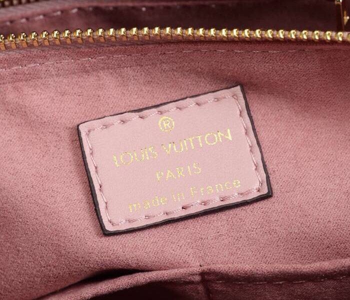 L0vis Vvtt0n Monogram Canvas Soufflot MM Bag In Peach