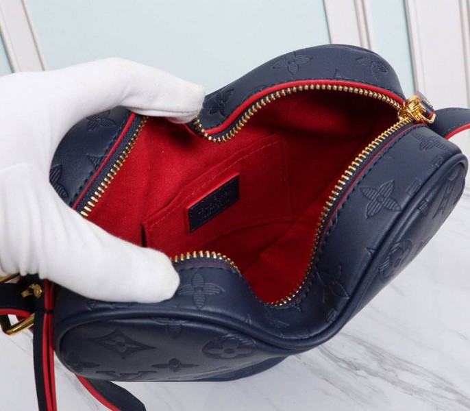 L0vis Vvtt0n Monogram Empreinte Game On Coeur Bag In Navy Blue