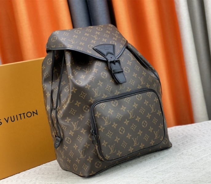 L0vis Vvtt0n Monogram Canvas Montsouris Backpack In Black