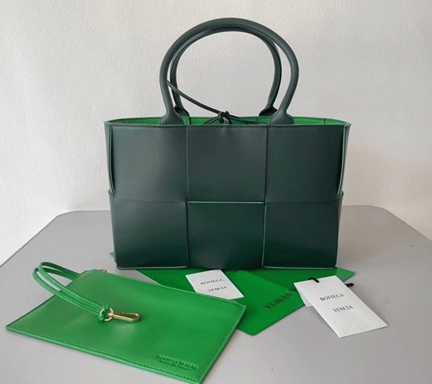 Fake B0tt*ga Ven*ta Arco Small Tote Green