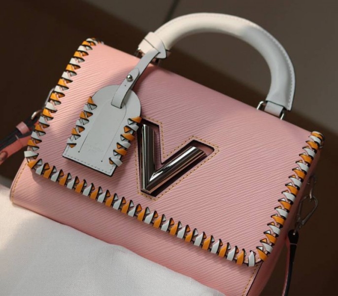 L0vis Vvtt0n Epi Leather Twist MM Bag In Rose Bellerin Pink With Braided Edges Flap