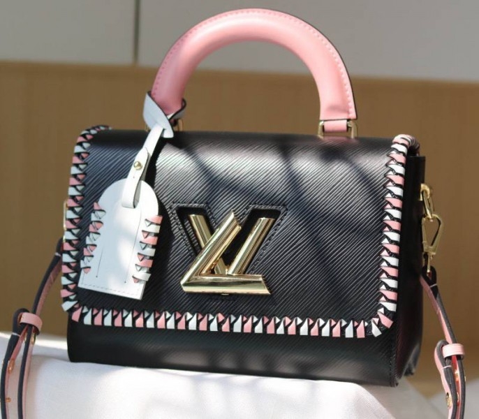 L0vis Vvtt0n Epi Leather Twist MM Bag In Black With Braided Edges Flap