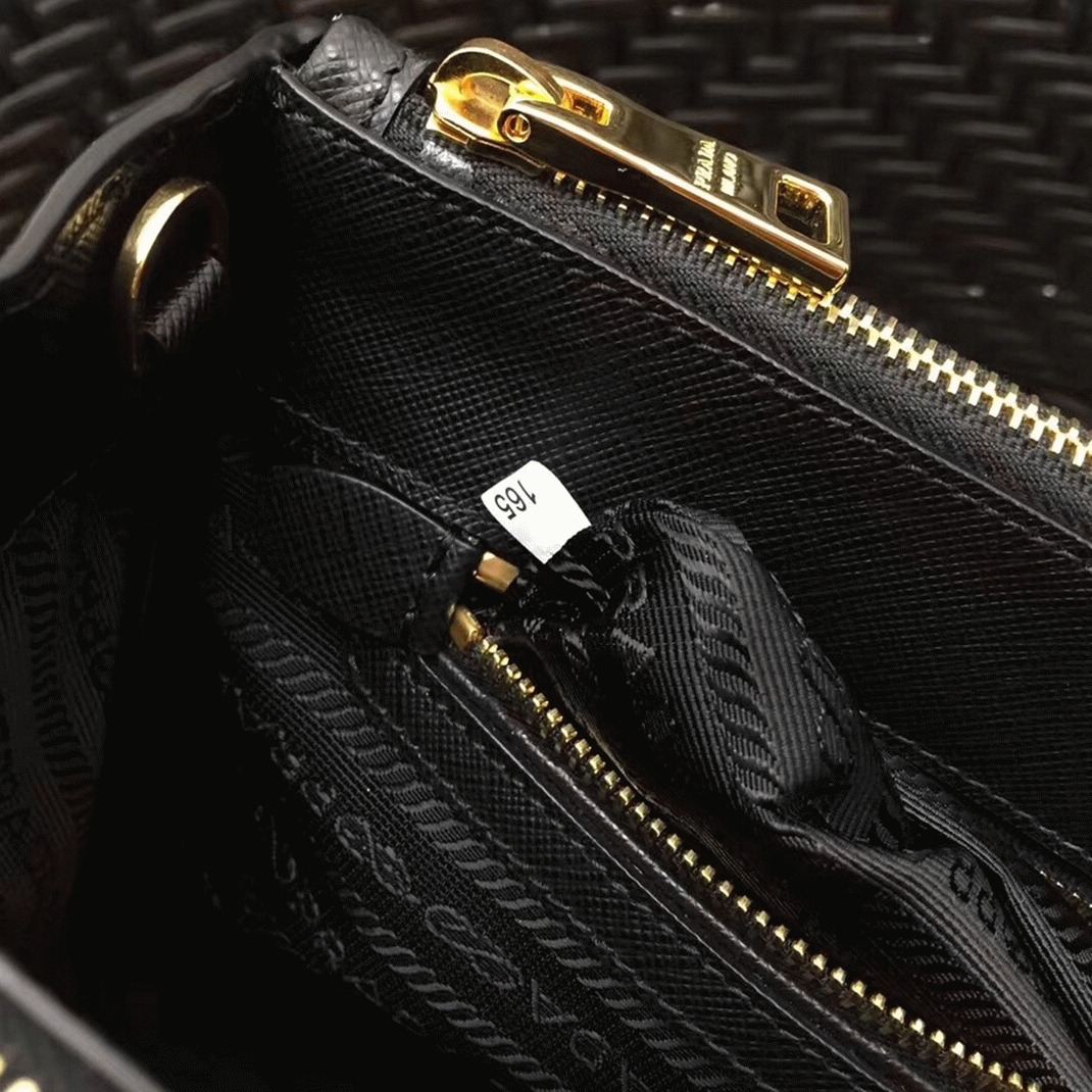 Pra*a Galleria Medium Bag Replica in Black