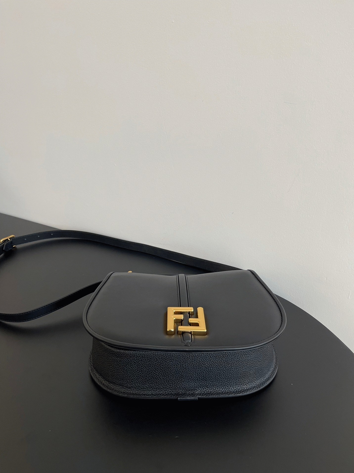 Top Quality Replica F**di C’mon Medium Bag in Black