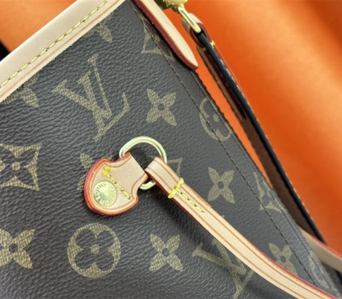 L0vis Vvtt0n Neverfull Bandouliere Inside Out MM Tote In Monogram Canvas And Jaune Safran Textile