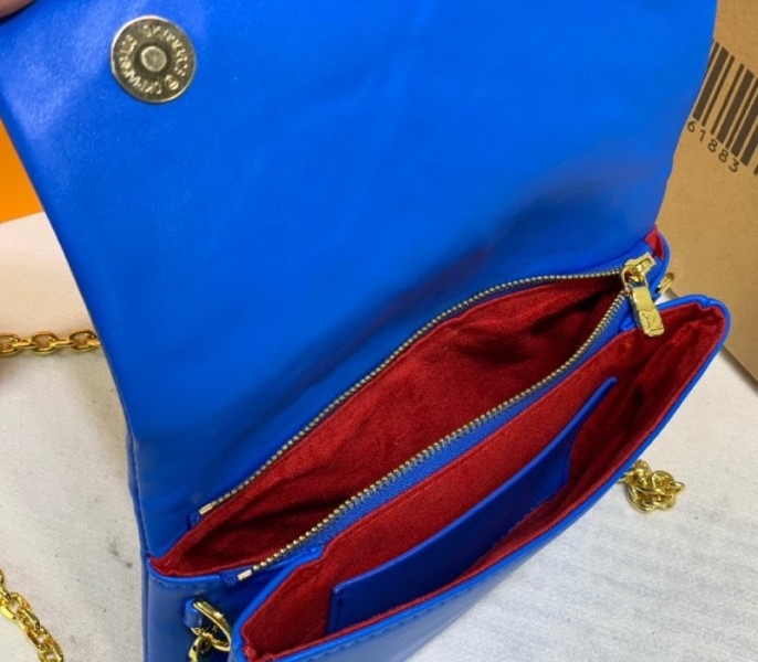 L0vis Vvtt0n Coussin Pochette In Blue And Red