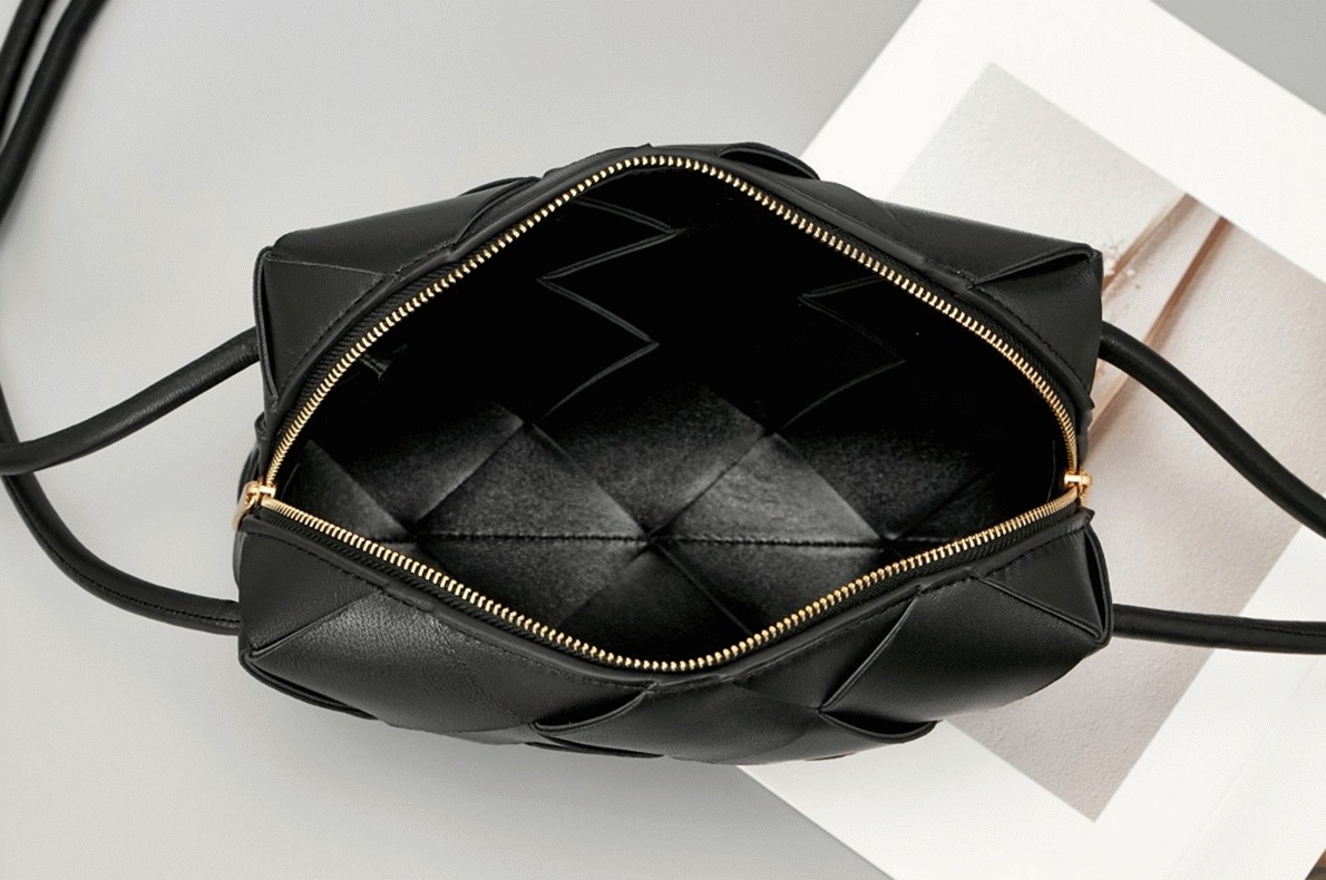 Fake B0tt*ga Ven*ta Small Cassette Camera Bag Black