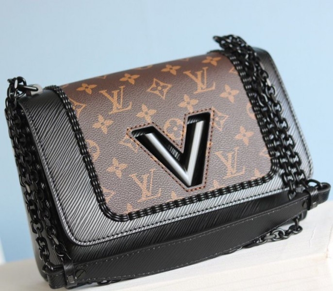 L0vis Vvtt0n Epi Leather Twist MM Canvas Trompe loeil Braid Bag In All Black