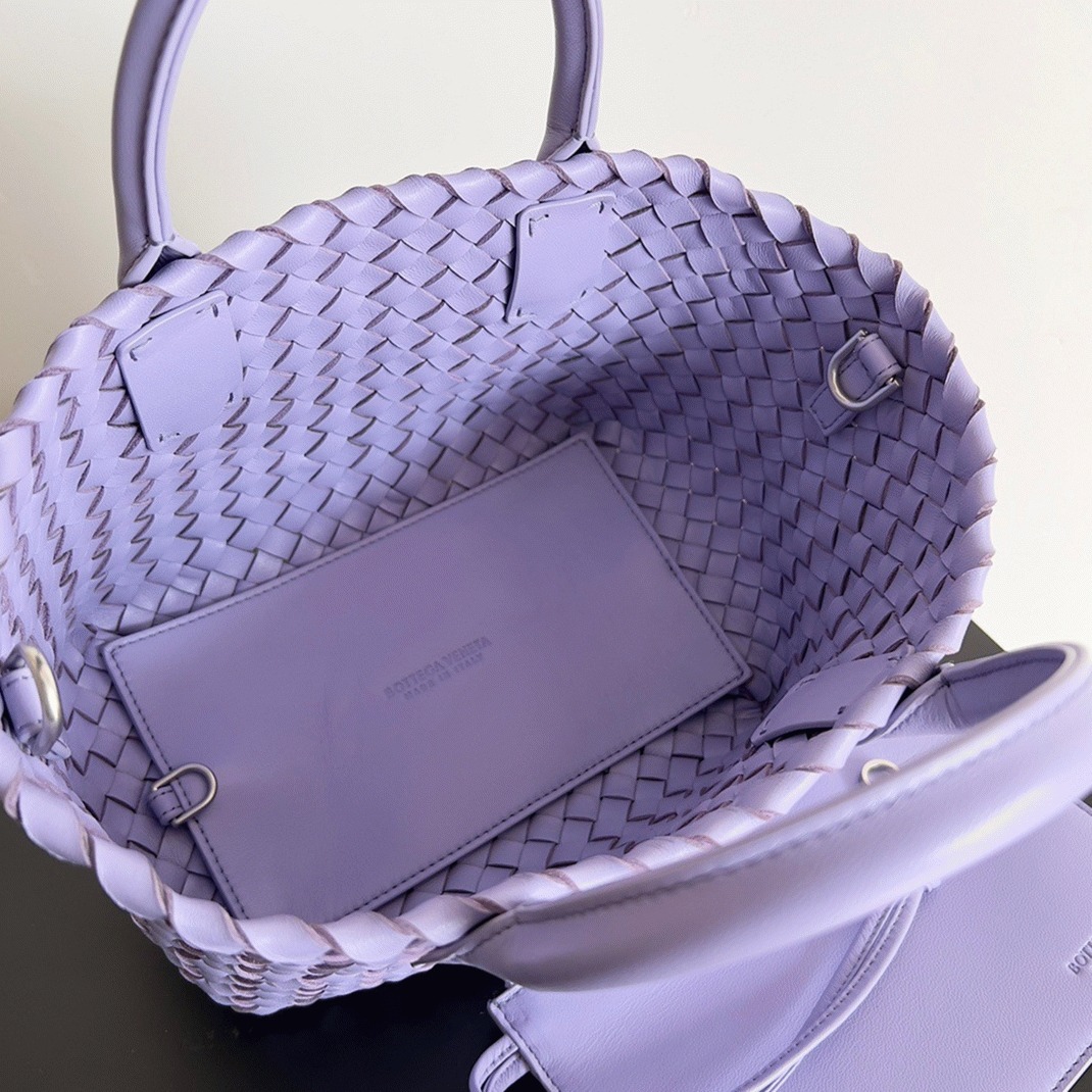 Top Quality Knockoff B0tt*ga Ven*ta Cabat Mini Bag In Wisteria Intrecciato Lambskin