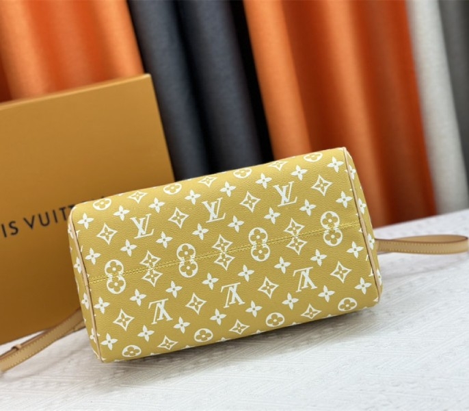 L0vis Vvtt0n Speedy P9 Bandouliere 30 Bag In Yellow