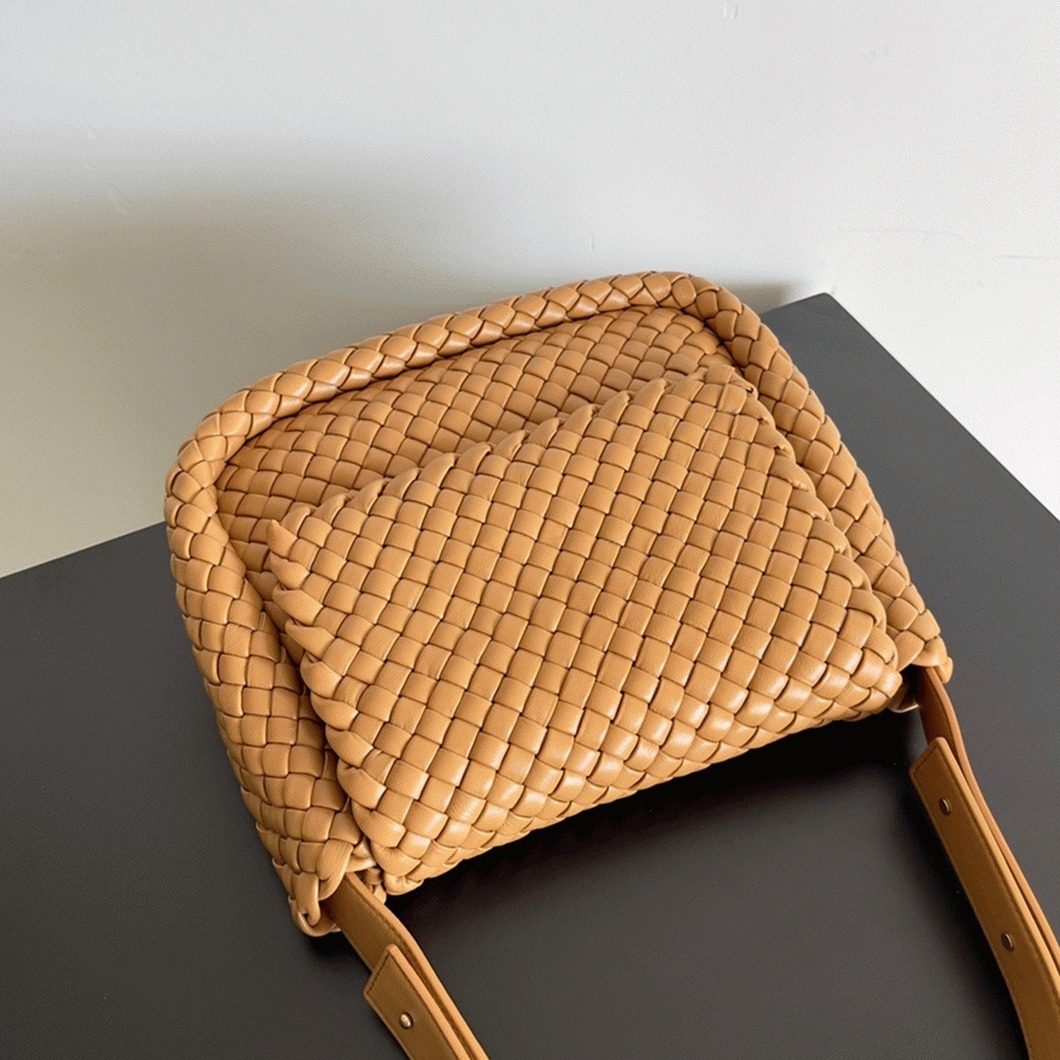 Fake B0tt*ga Ven*ta Cobble Small Bag Caramel