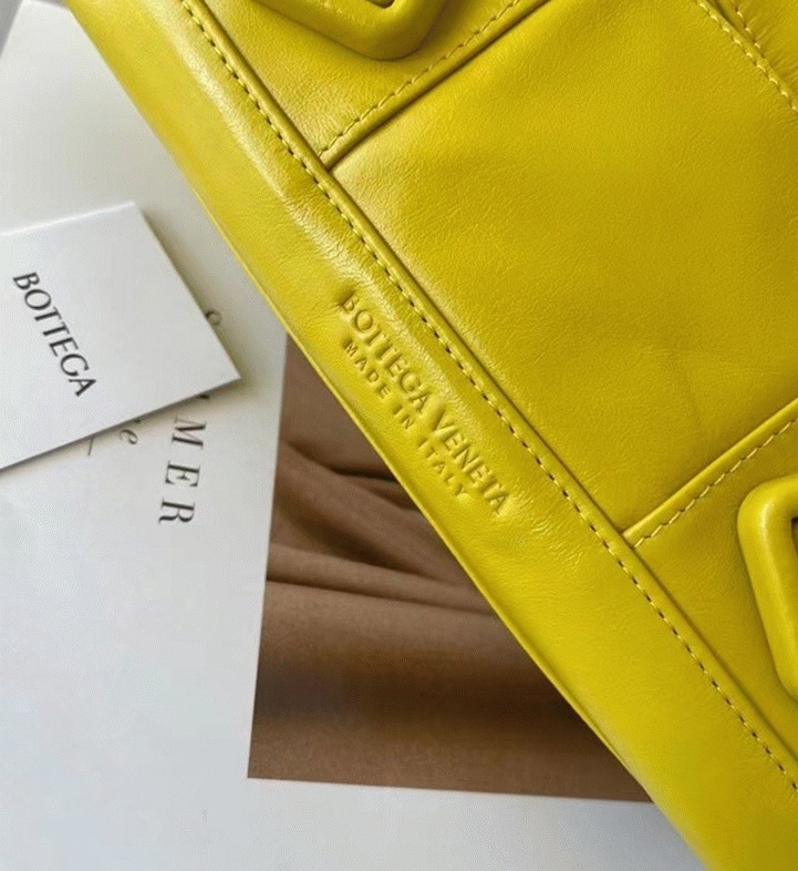 Top Quality Fake B0tt*ga Ven*ta Arco Small Bag In Yellow Intrecciato Leather