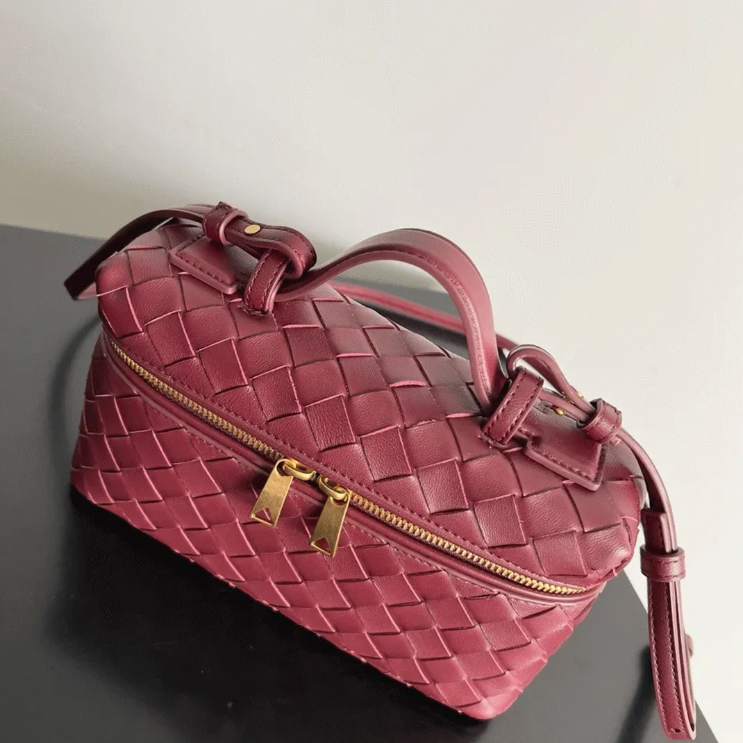 Fake B0tt*ga Ven*ta Bang Bang Vanity Case Cherry