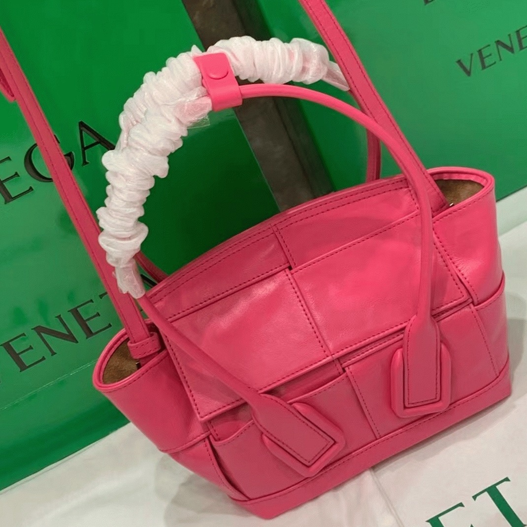 Top Quality Knockoff Previous Previous B0tt*ga Ven*ta Arco Mini Bag In Pink