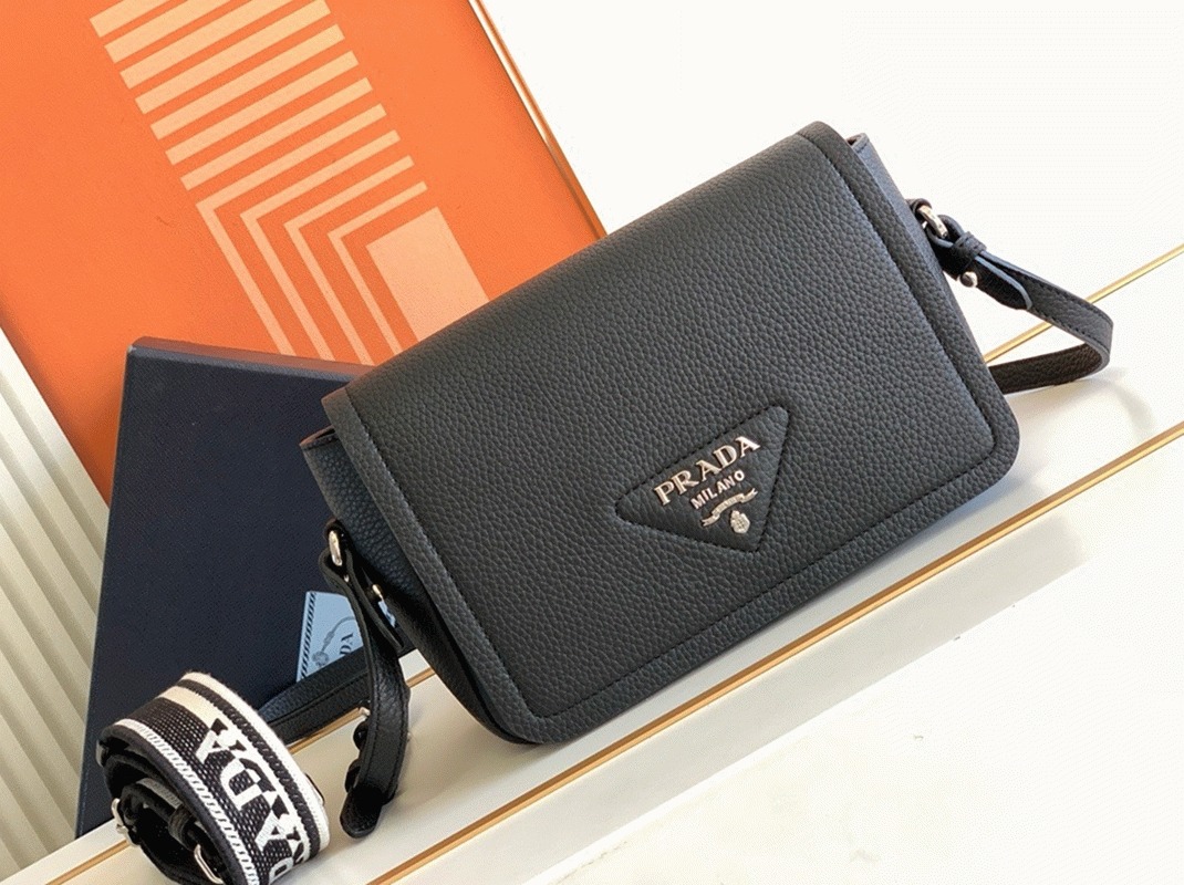 Pra*a Flap Shoulder Bag Knockoff in Black