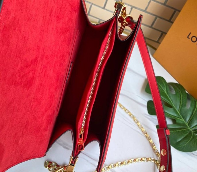 L0vis Vvtt0n Dauphine Lugano MM Bag In Bloody Mary Red