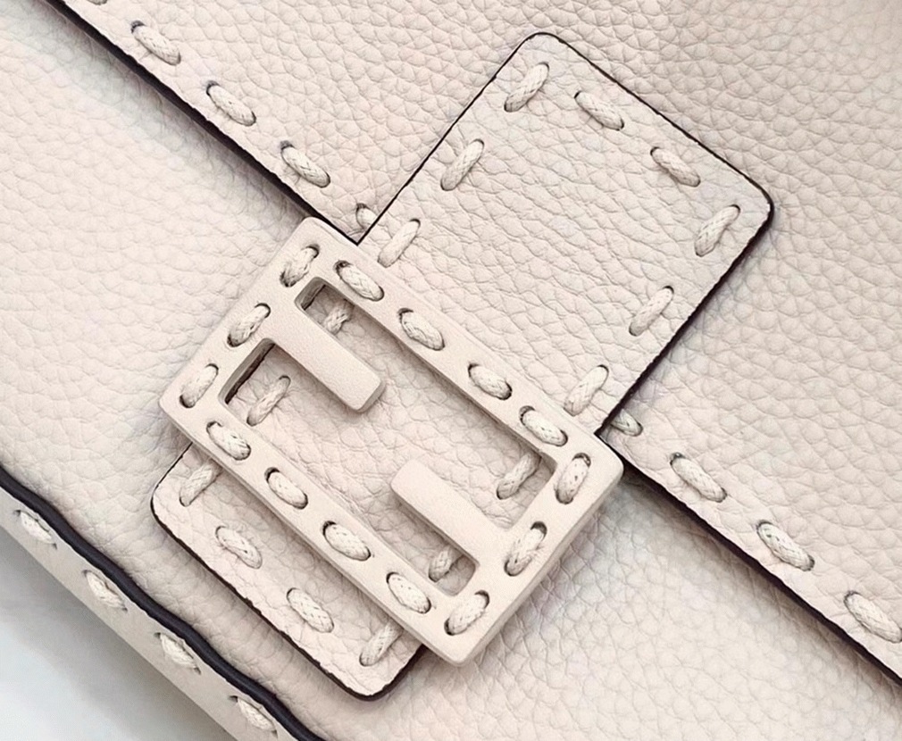 Top Quality Fake F**di Medium Baguette Bag In White