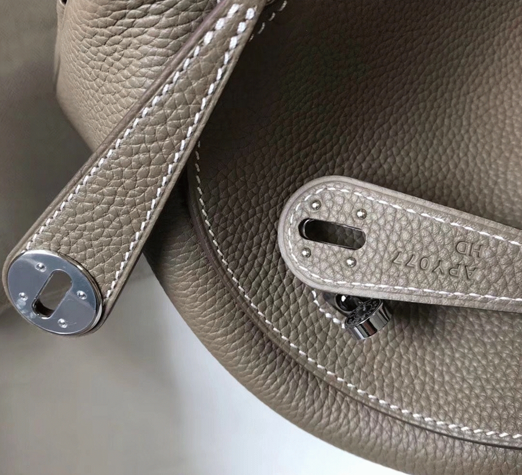 Designer replica H**me5 Lindy 26cm handbag in taupe grey