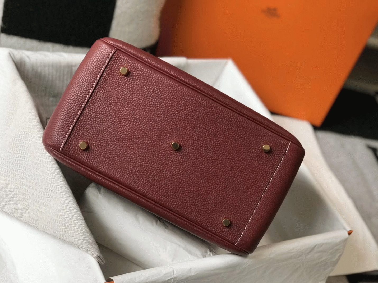 Replica H**me5 Lindy 30cm bag in bordeaux color