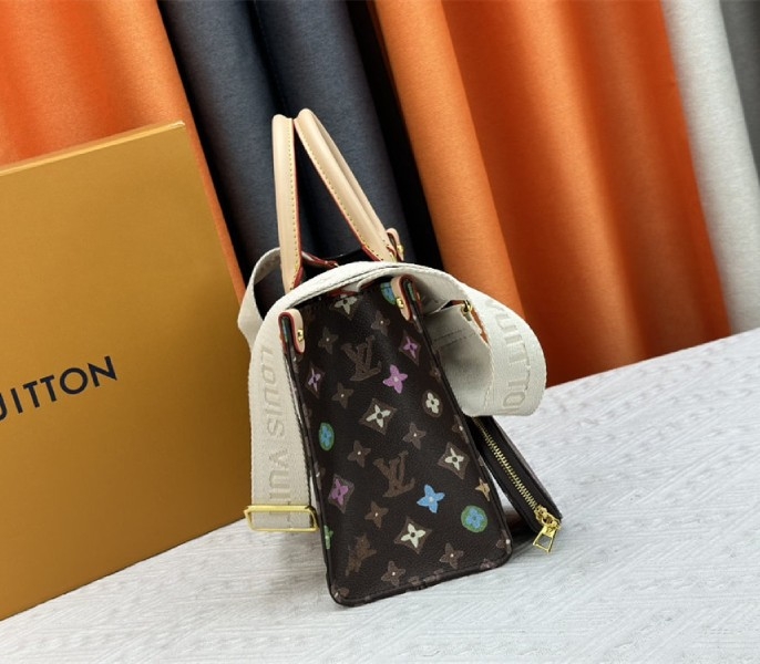 L0vis Vvtt0n Monogram Craggy Onthego PM Tote In Chocolate