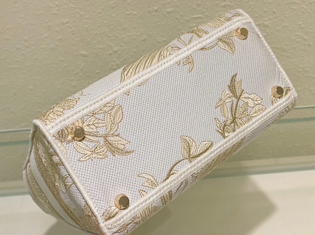 D10r Lady D-Lite Medium Bag Knockoff in Gold Jardin d Hiver Embroidery