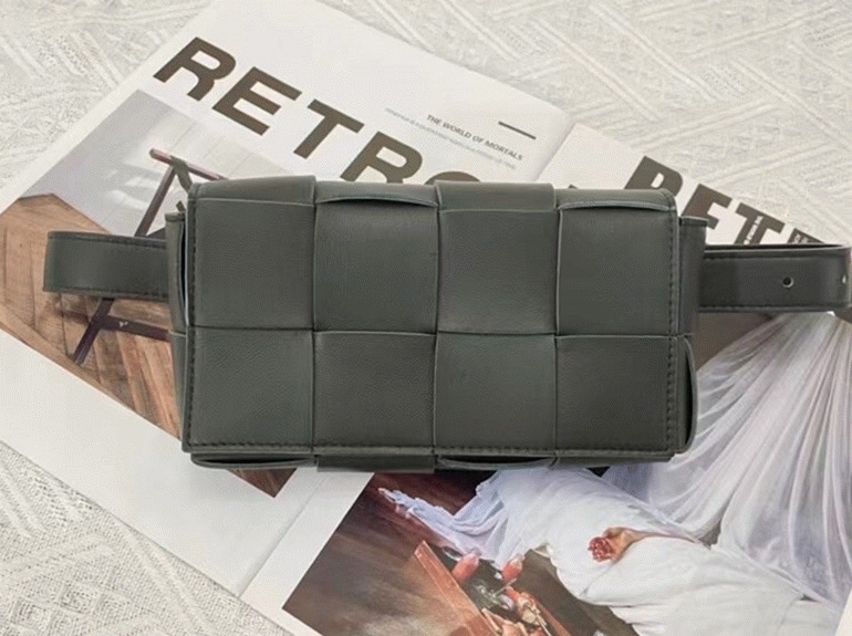 Fake B0tt*ga Ven*ta Cassette Belt Bag Black
