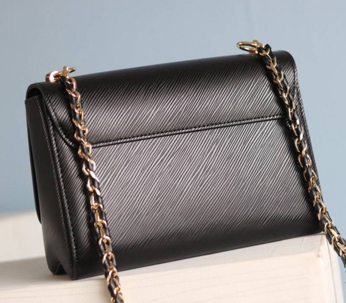 L0vis Vvtt0n Epi Leather Twist MM Bag In Black