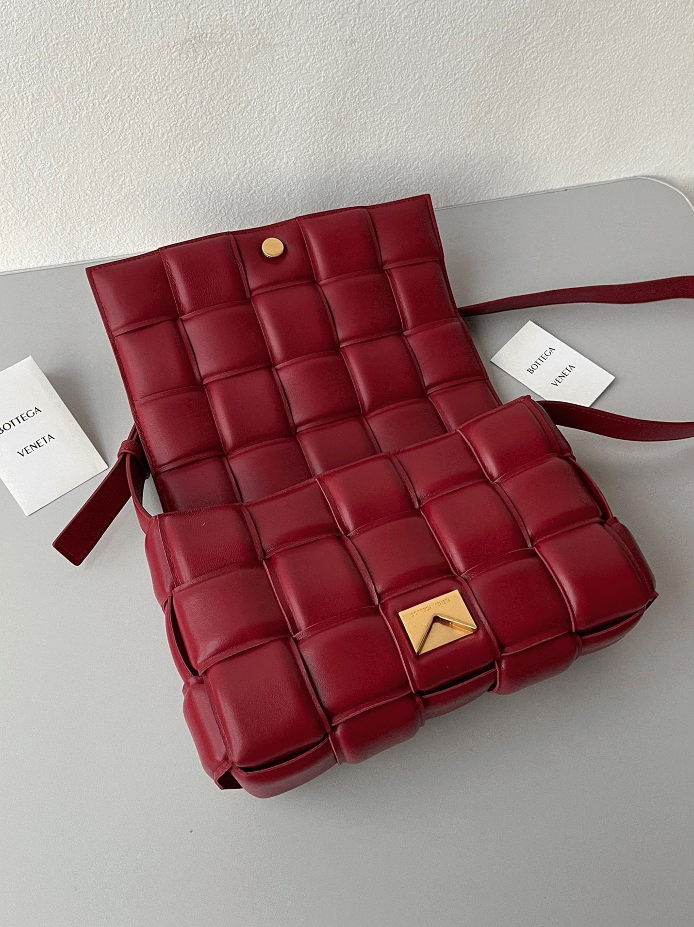 Top Quality Faux B0tt*ga Ven*ta Padded Cassette Bag In Dark Red