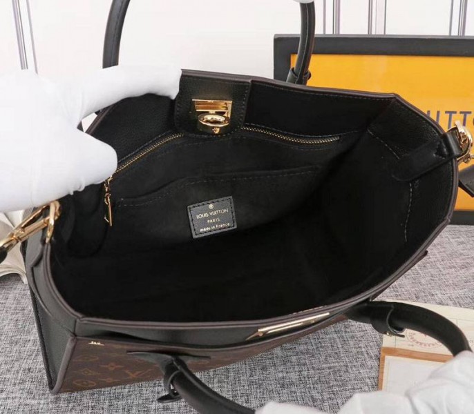 L0vis Vvtt0n Monogram Canvas On My Side Bag