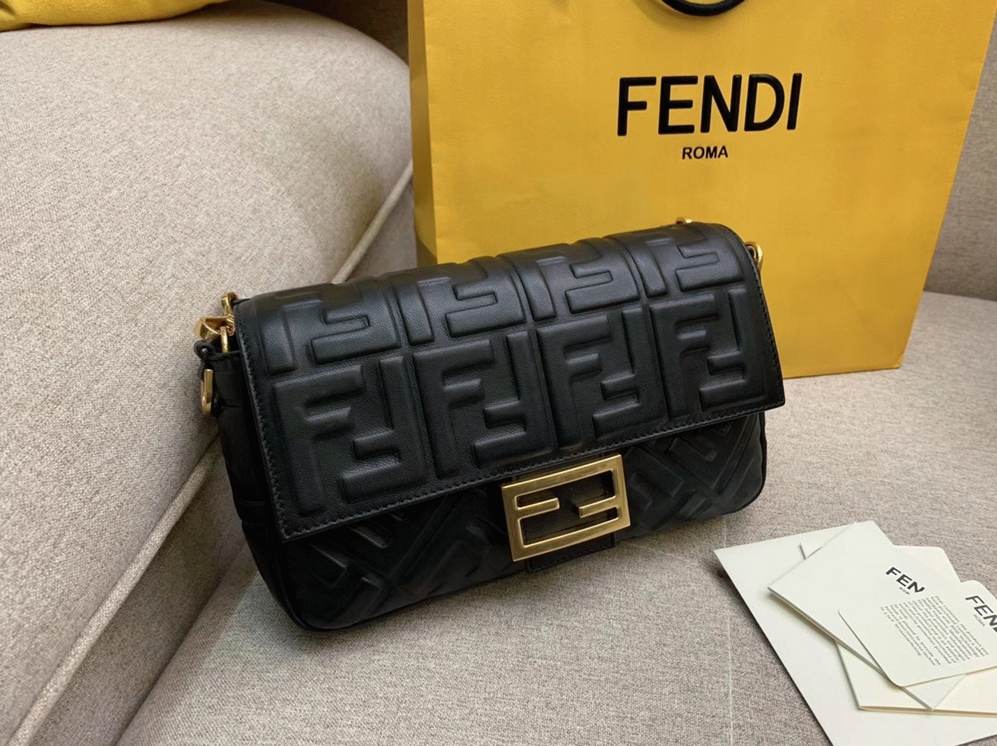 Top Quality Fake F**di Medium Baguette Bag In Black FF