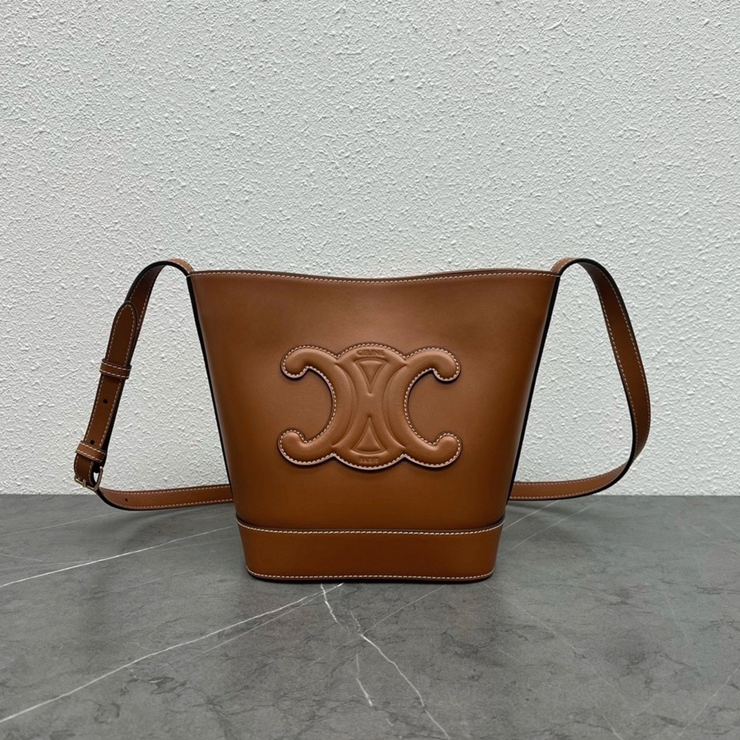 Top Quality Replica Ce1i*e Small Bucket Cuir Triomphe In Brown Calfskin